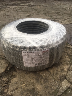 UNIVOLT 20mm-es FXP-TURBO lépésálló, betonozható gégecső, SZÜRKE 083270